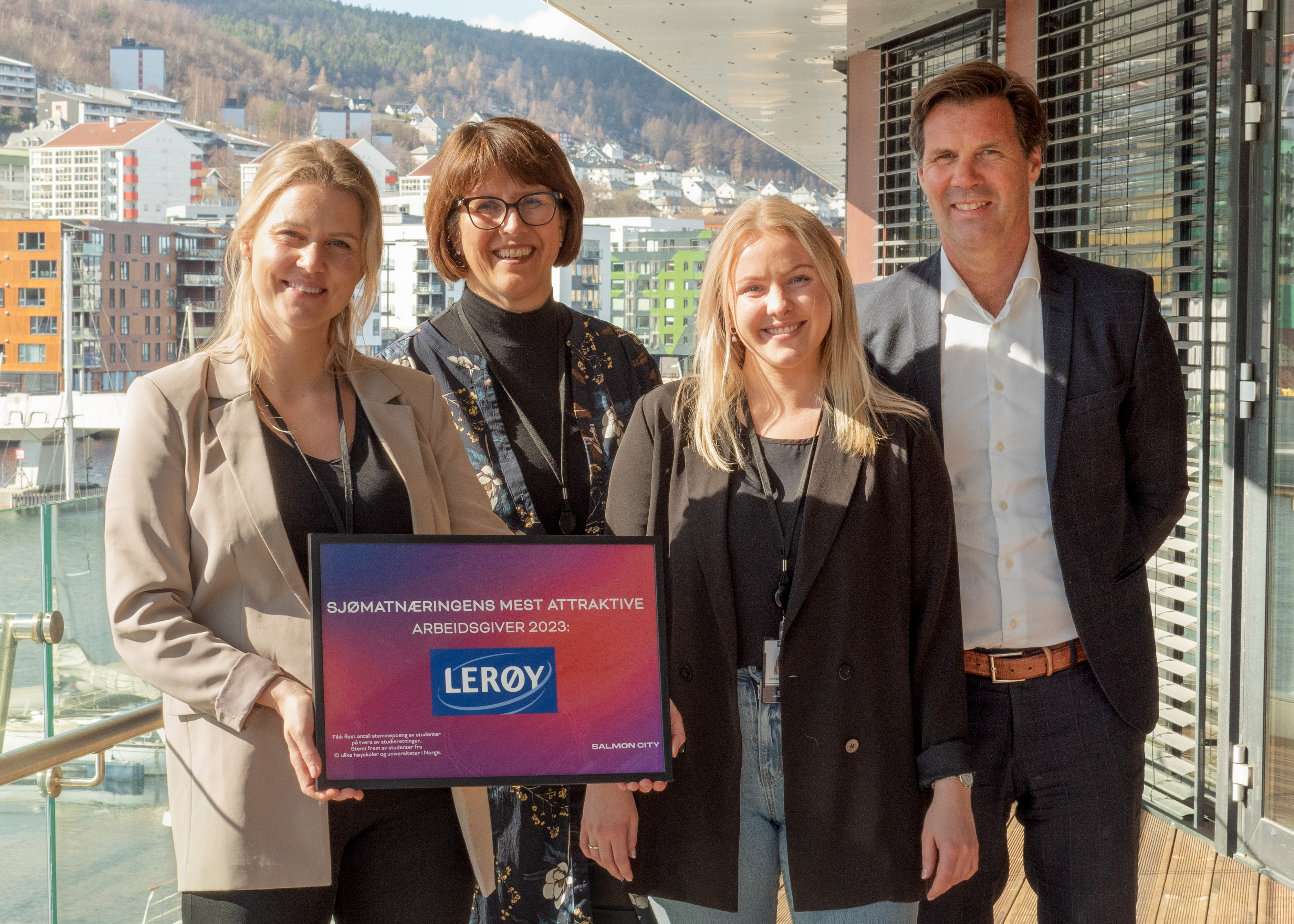 Talent Manager Liv-Ane Engelsen, CHRO Siren Grønhaug, Trainee HR Andrea Skråmestø, og CEO Henning Beltestad.